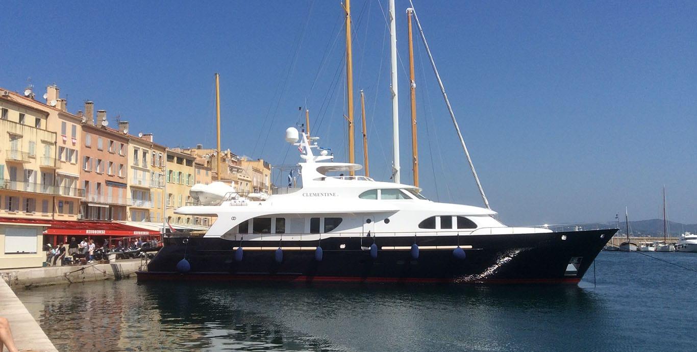 Aboard ARCHIPELAGO a 101ft (30.8m) luxury motor yacht , built by MOONEN SHIPYARD in 2005
