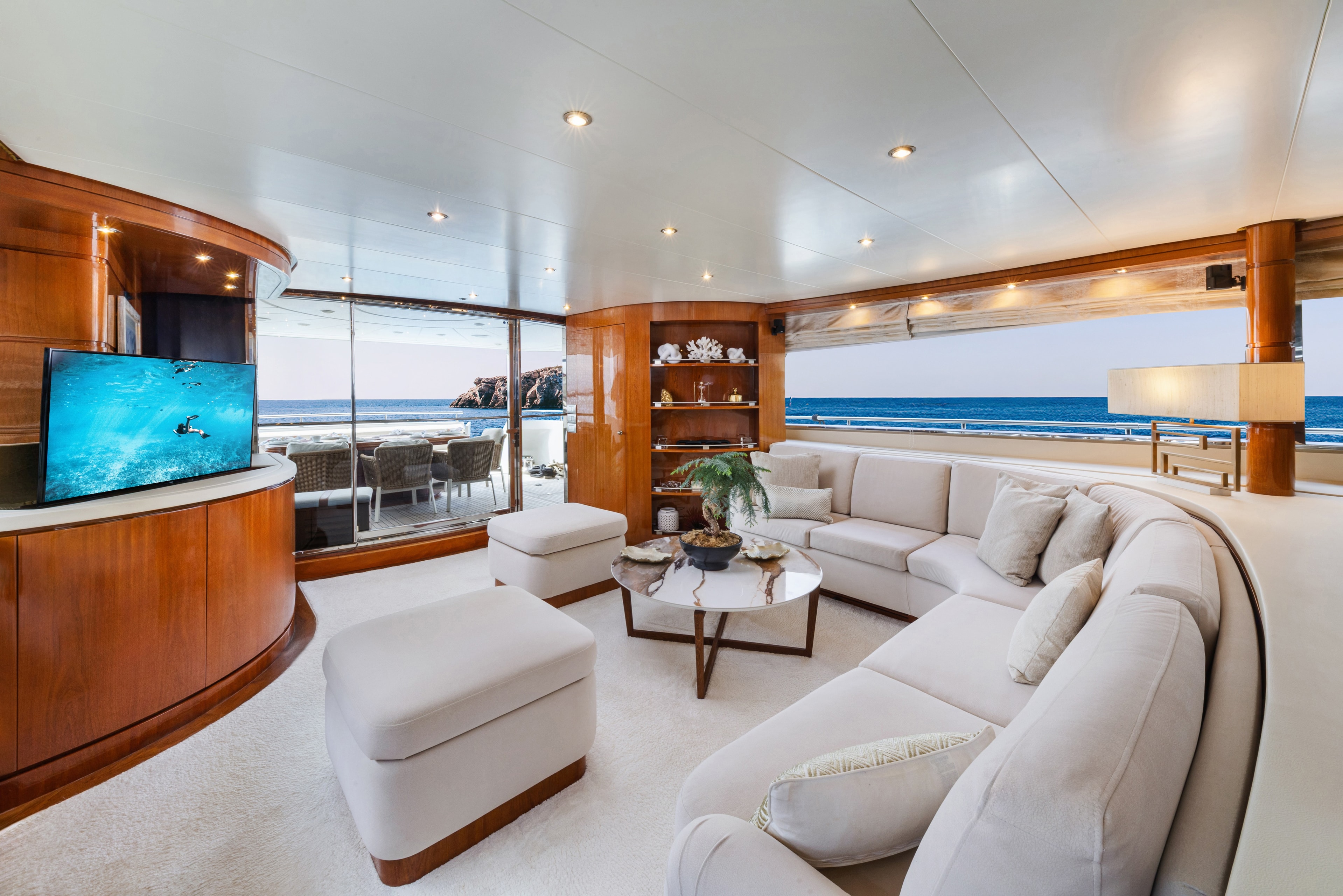 ZEN motor yacht for Sale & Charter by Fraser Yachts, built by SANLORENZO