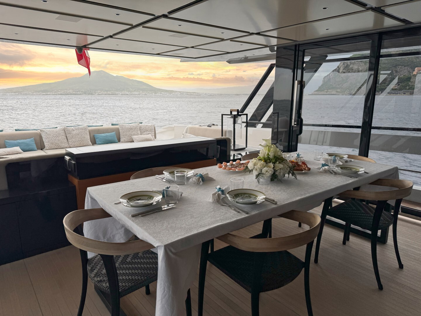 Aboard ACQUA CHIARA a 78ft (23.98m) luxury motor yacht for Sale available with Fraser Yachts, built by ARCADIA YACHTS in 2020