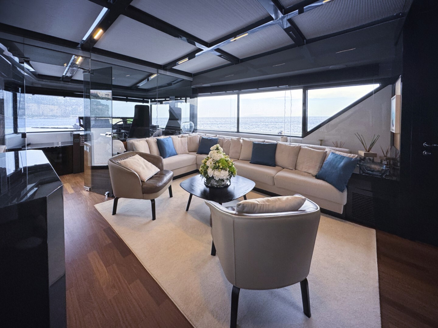 Aboard ACQUA CHIARA a 78ft (23.98m) luxury motor yacht for Sale available with Fraser Yachts, built by ARCADIA YACHTS in 2020