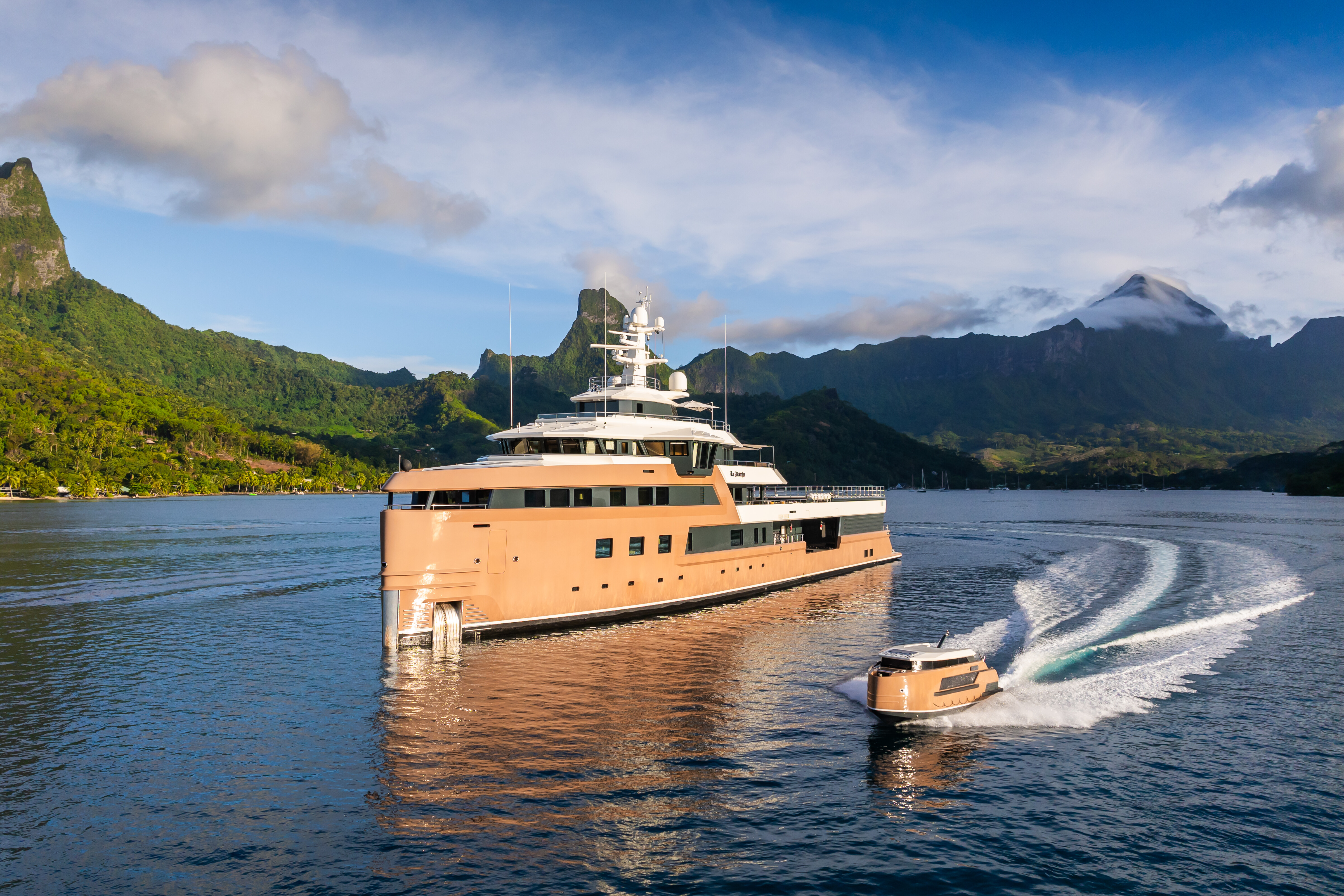 LA DATCHA motor yacht  by Fraser Yachts, built by DAMEN YACHTING