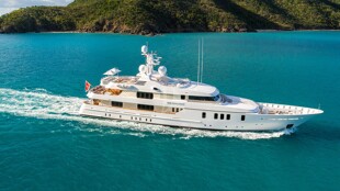 https://media.fraseryachts.com/Yachts/Y7861_MC/images/yachtfolio/adventure-hanikon-profile_104890-JcYTFtjP.jpg?vh=01bb7c&w=310