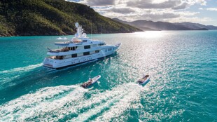 https://media.fraseryachts.com/Yachts/Y7861_MC/images/yachtfolio/adventure-hanikon-toys_105037-PTmW0DF5.jpg?vh=94e154&w=310