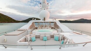 https://media.fraseryachts.com/Yachts/Y7861_MC/images/yachtfolio/adventure-sun-deck_104586-6hLcfhYV.jpg?vh=3705de&w=310