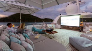 https://media.fraseryachts.com/Yachts/Y7861_MC/images/yachtfolio/adventure-sundeck-cinema_104593-TEQ8Vbne.jpg?vh=967f51&w=310