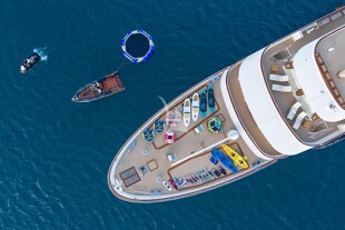 https://media.fraseryachts.com/Yachts/Y8005_MC/images/yachtfolio/69-65-clfmkjjeyb9y_86108-H5FoJC1E.jpg?vh=92a12a&w=310