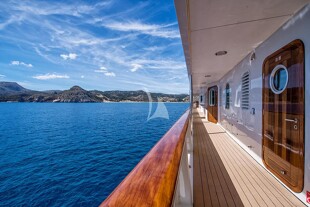 https://media.fraseryachts.com/Yachts/Y8005_MC/images/yachtfolio/69-65-sa2cul-vq6k4_86085-gPgBVJEZ.jpg?vh=b90b23&w=310
