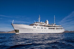 https://media.fraseryachts.com/Yachts/Y8005_MC/images/yachtfolio/69-65-vch9j4sh9iga_86124-VxEoZoUR.jpg?vh=55f48c&w=310
