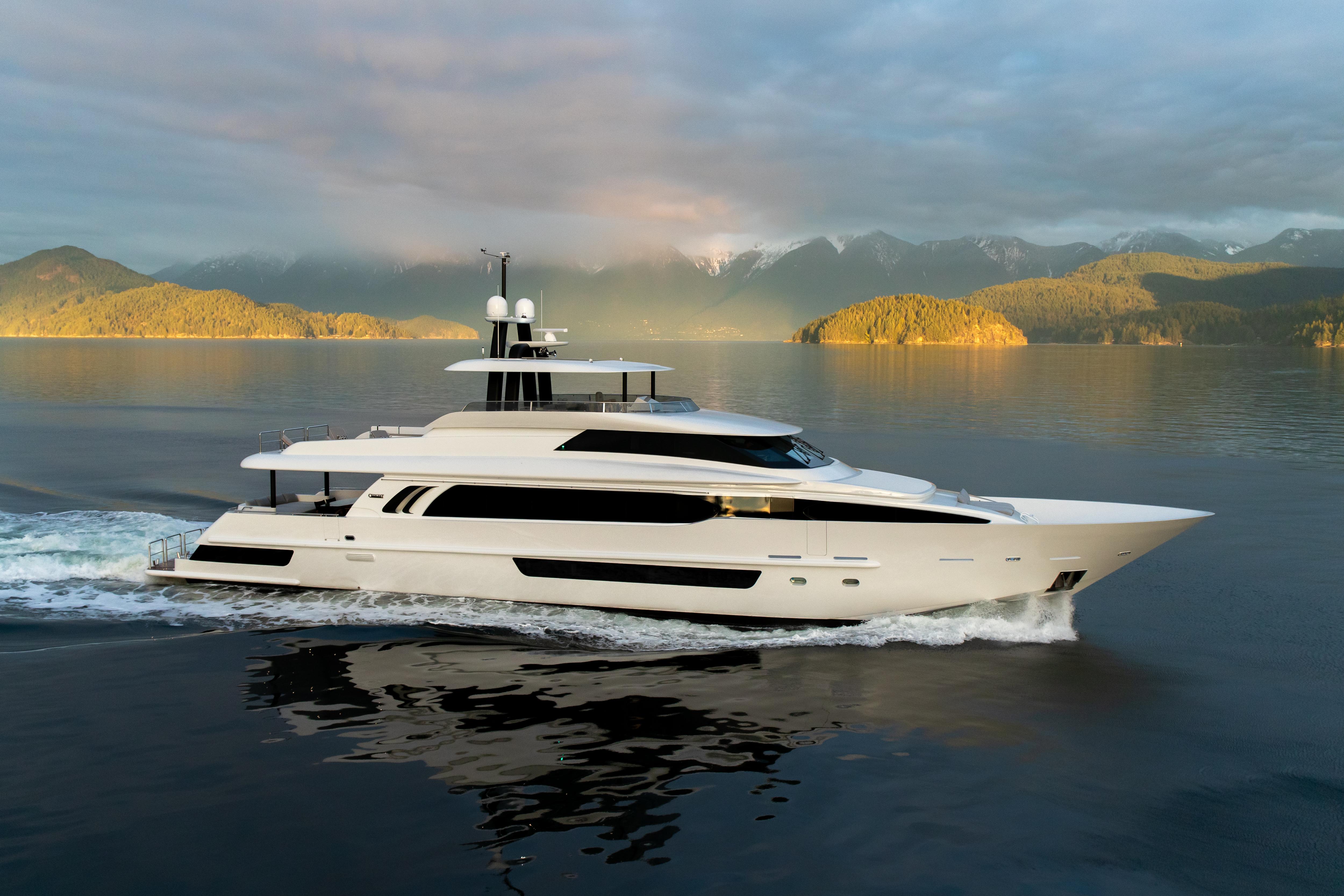 CRESCENT LADY motor yacht for Sale by Fraser Yachts, built by CRESCENT CUSTOM YACHTS