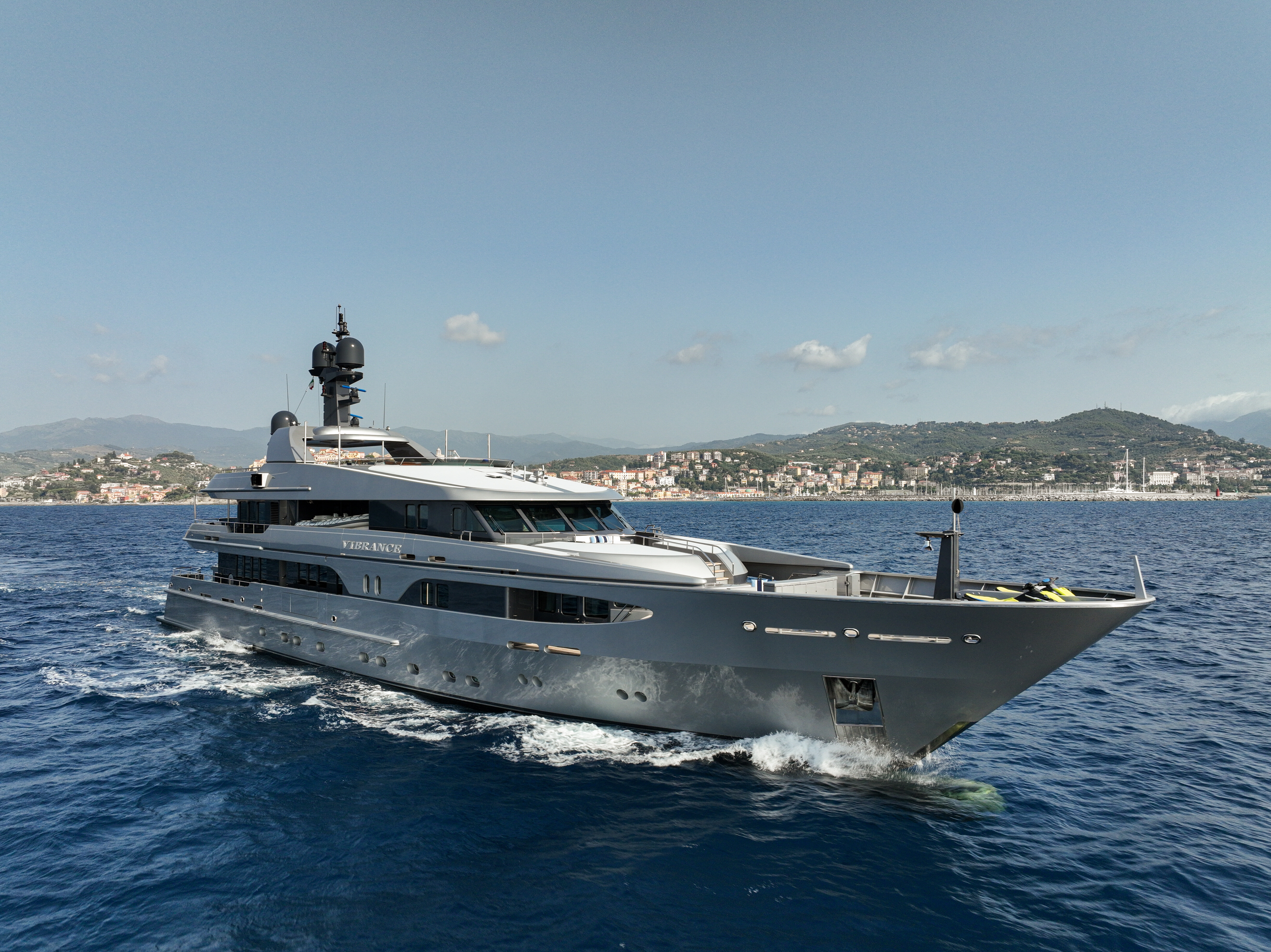 Aboard VIBRANCE a 161ft (49.3m) luxury motor yacht for Sale & Charter available with Fraser Yachts, built by AMELS in 2004