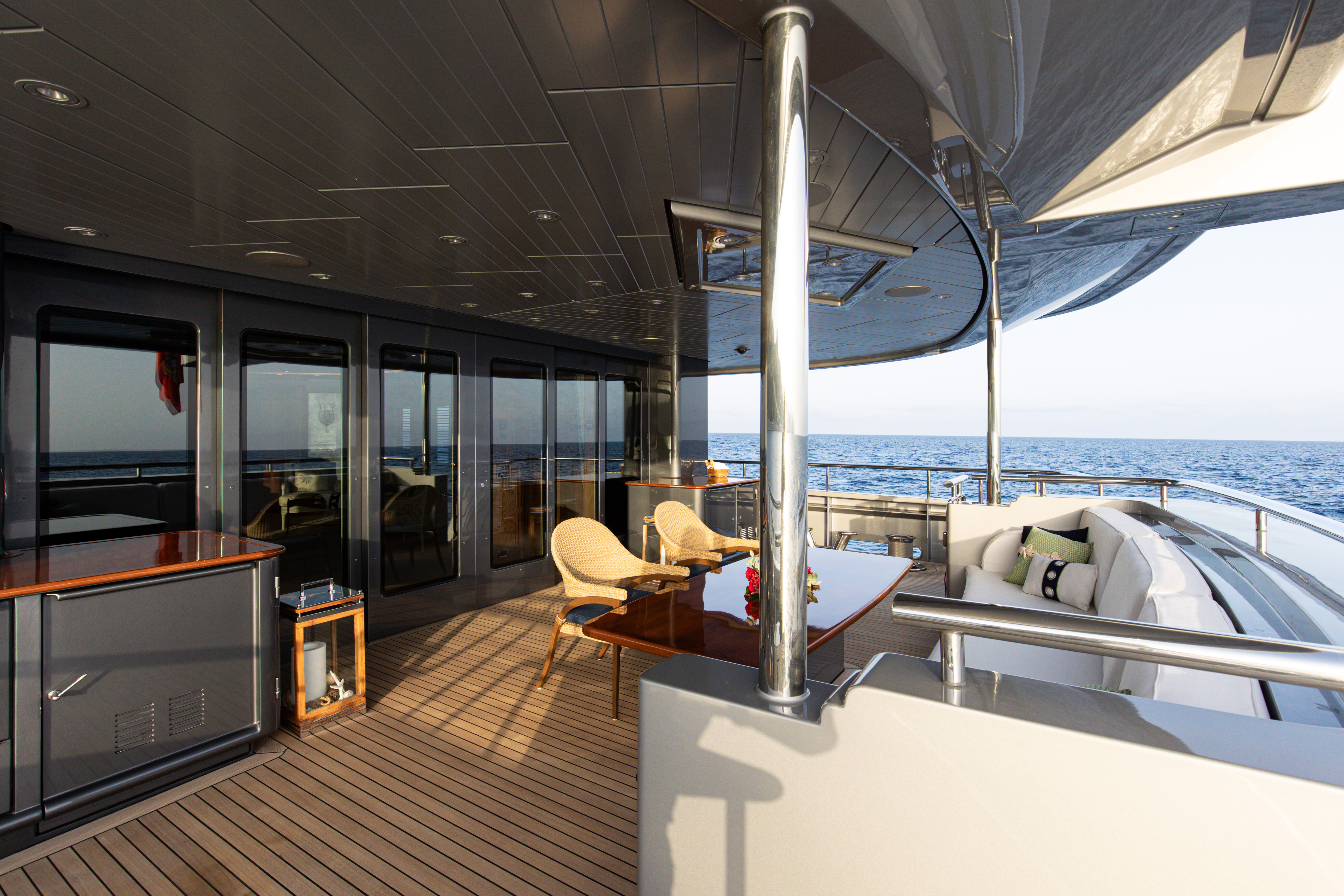 Aboard VIBRANCE a 161ft (49.3m) luxury motor yacht for Sale & Charter available with Fraser Yachts, built by AMELS in 2004