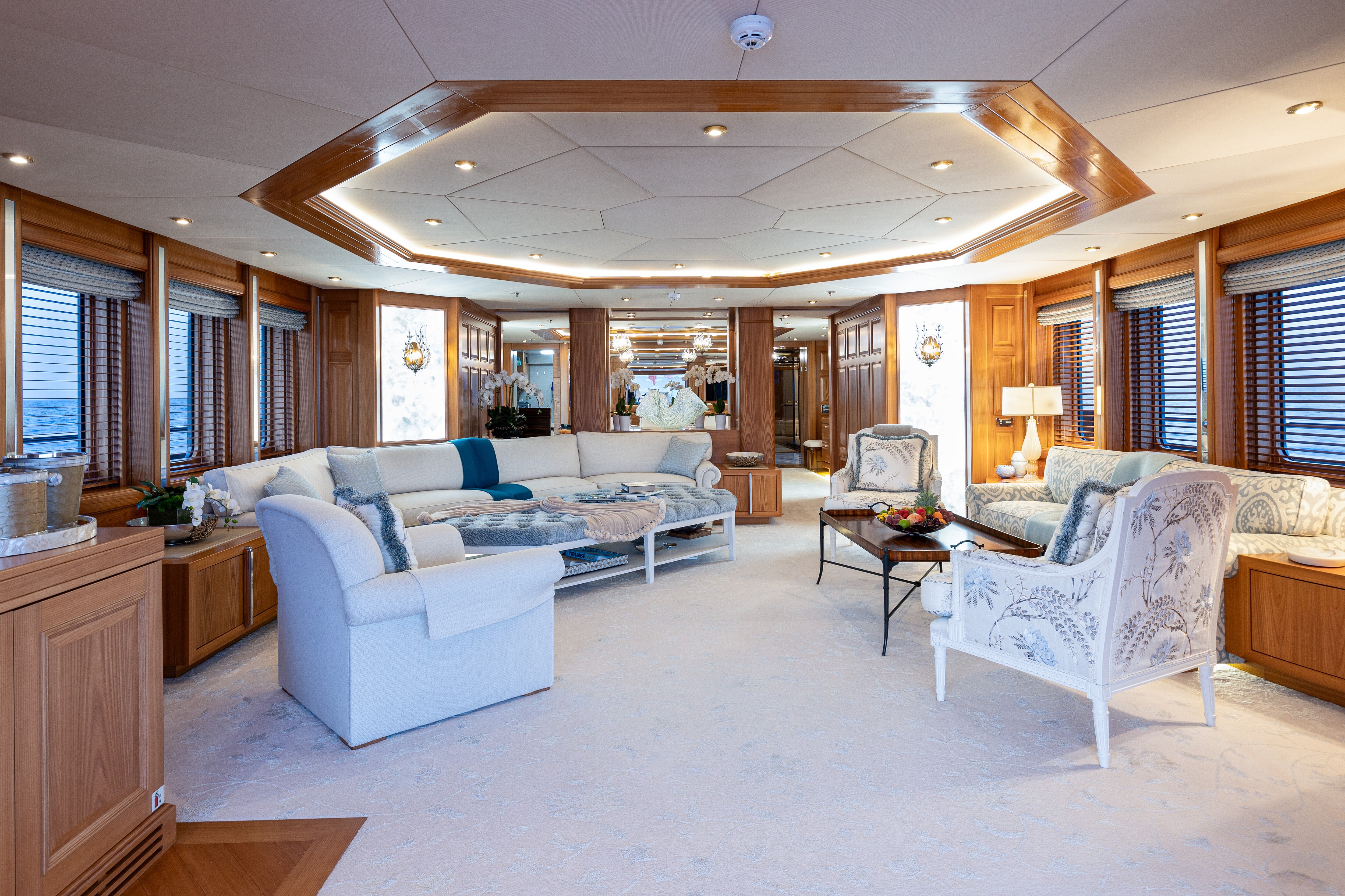 Aboard VIBRANCE a 161ft (49.3m) luxury motor yacht for Sale & Charter available with Fraser Yachts, built by AMELS in 2004