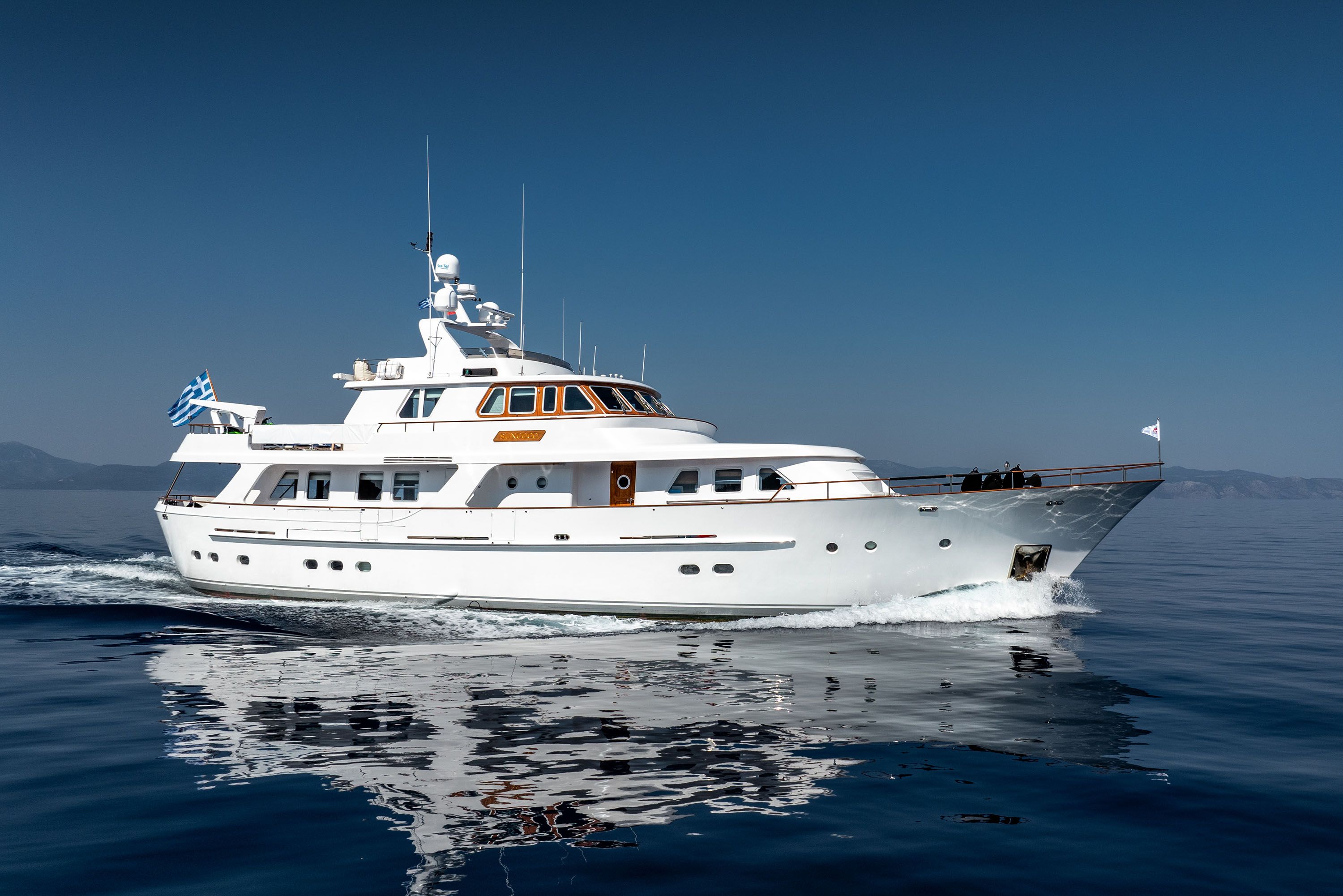 Aboard SUNCOCO a 103ft (31.4m) luxury motor yacht for Charter available with Fraser Yachts, built by LOWLAND YACHTS in 1992