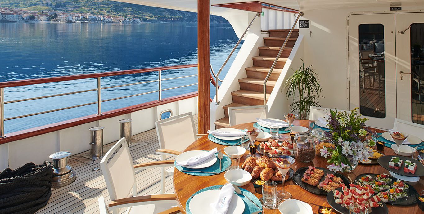 Aboard CORSARIO a 157ft (48m) luxury sailing yacht , built by RADEZ in 2019