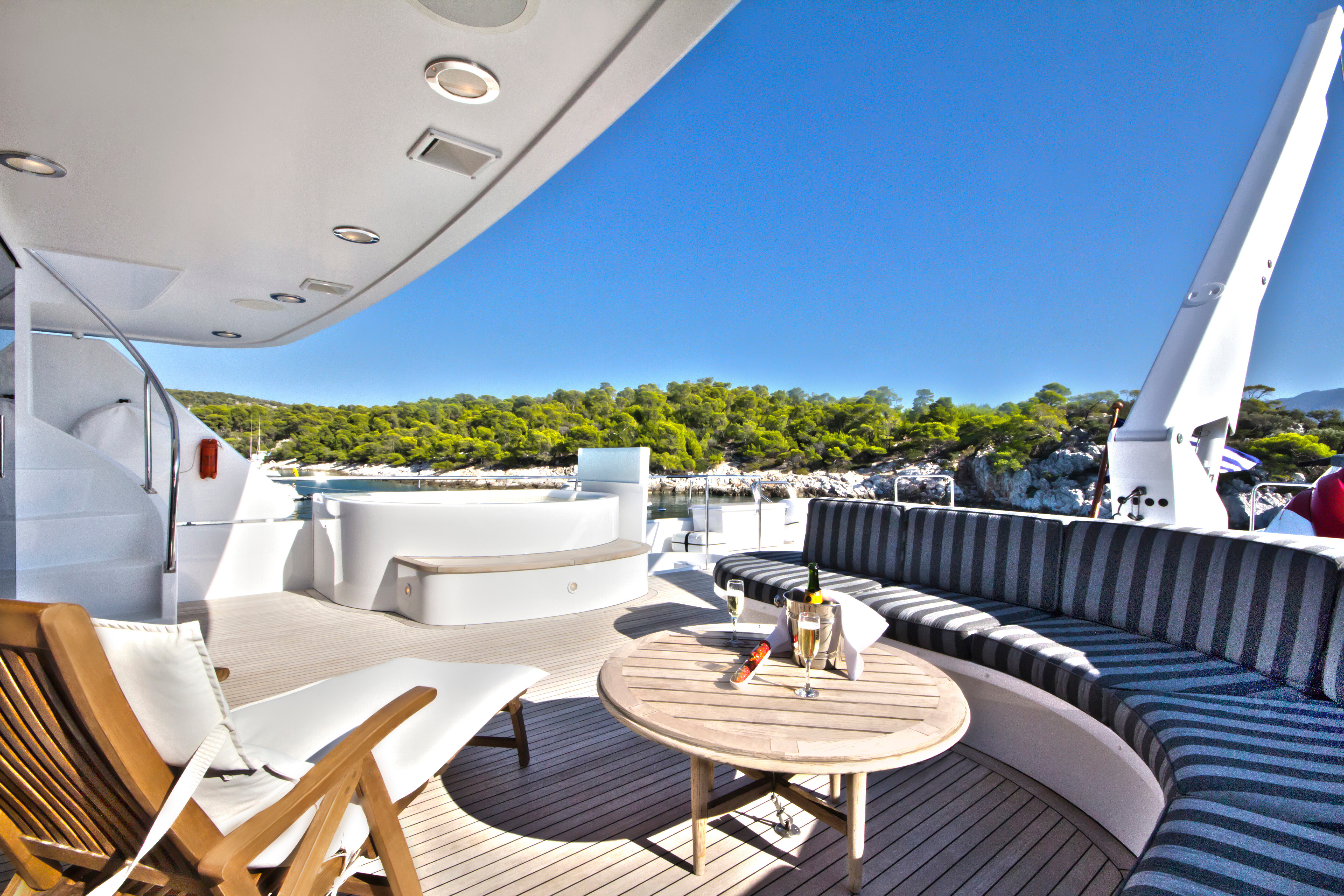 Aboard ENDLESS SUMMER a 130ft (39.62m) luxury motor yacht , built by WESTPORT in 2001