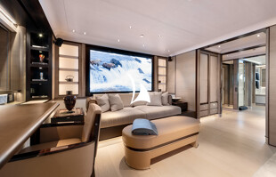 https://media.fraseryachts.com/Yachts/Y8616_MC/images/yachtfolio/asahi-master-salon-bU2lLG8x.jpg?vh=95e520&w=310