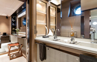 https://media.fraseryachts.com/Yachts/Y8616_MC/images/yachtfolio/asahi-starboard-double-bathroom-iBsbqI3x.jpg?vh=72fce8&w=310