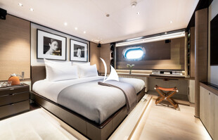 https://media.fraseryachts.com/Yachts/Y8616_MC/images/yachtfolio/asahi-starboard-double-cabin-iSxXcOuU.jpg?vh=208c6e&w=310