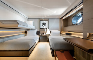 https://media.fraseryachts.com/Yachts/Y8616_MC/images/yachtfolio/asahi-starboard-twin-cabin-SaiGBcKd.jpg?vh=28f8f5&w=310