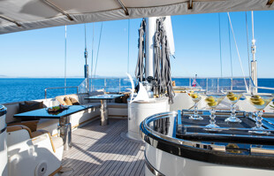https://media.fraseryachts.com/Yachts/Y8616_MC/images/yachtfolio/asahi-sun-deck-vn72CHf4.jpg?vh=b98971&w=310