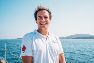 https://media.fraseryachts.com/Yachts/Y8616_MC/images/yachtfolio/crew/235157-Y97fZxnL.jpg?vh=c0ec7f&w=310