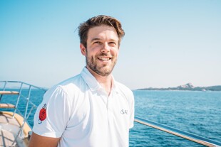 https://media.fraseryachts.com/Yachts/Y8616_MC/images/yachtfolio/crew/235158-tsswED1u.jpg?vh=945c32&w=310