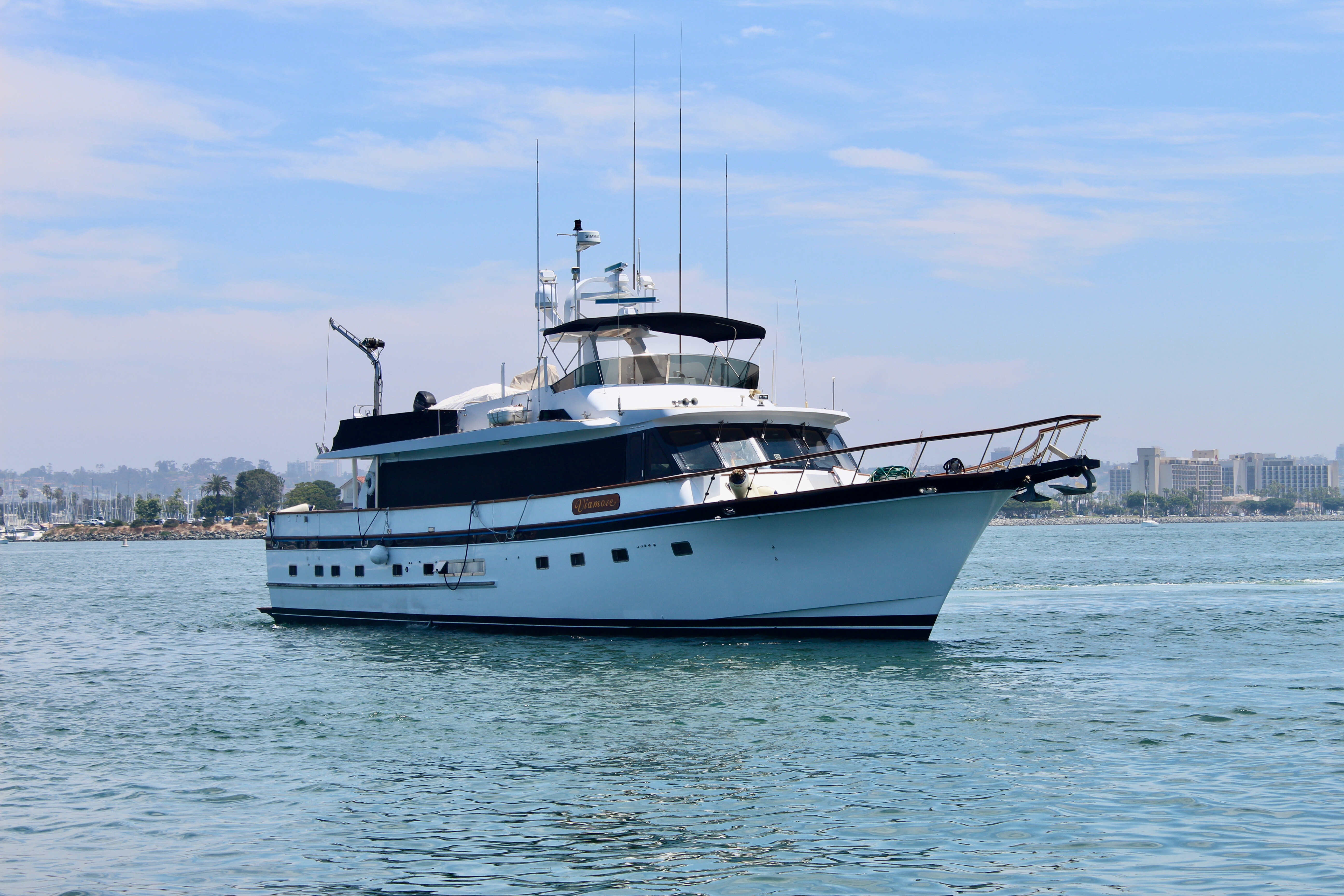Aboard VIAMORE a 78ft (23.77m) luxury motor yacht for Sale available with Fraser Yachts, built by DEFEVER in 1989