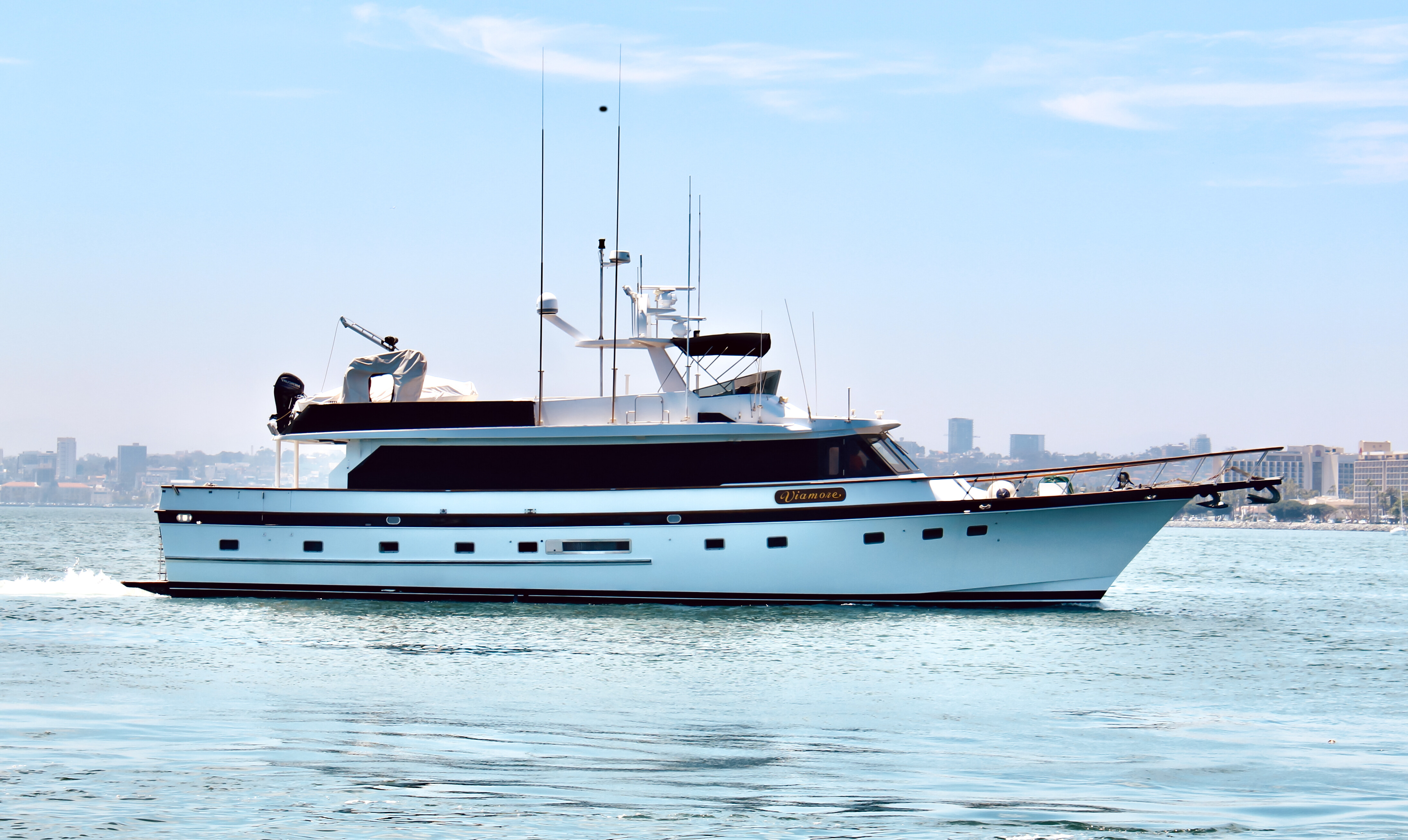 Aboard VIAMORE a 78ft (23.77m) luxury motor yacht for Sale available with Fraser Yachts, built by DEFEVER in 1989