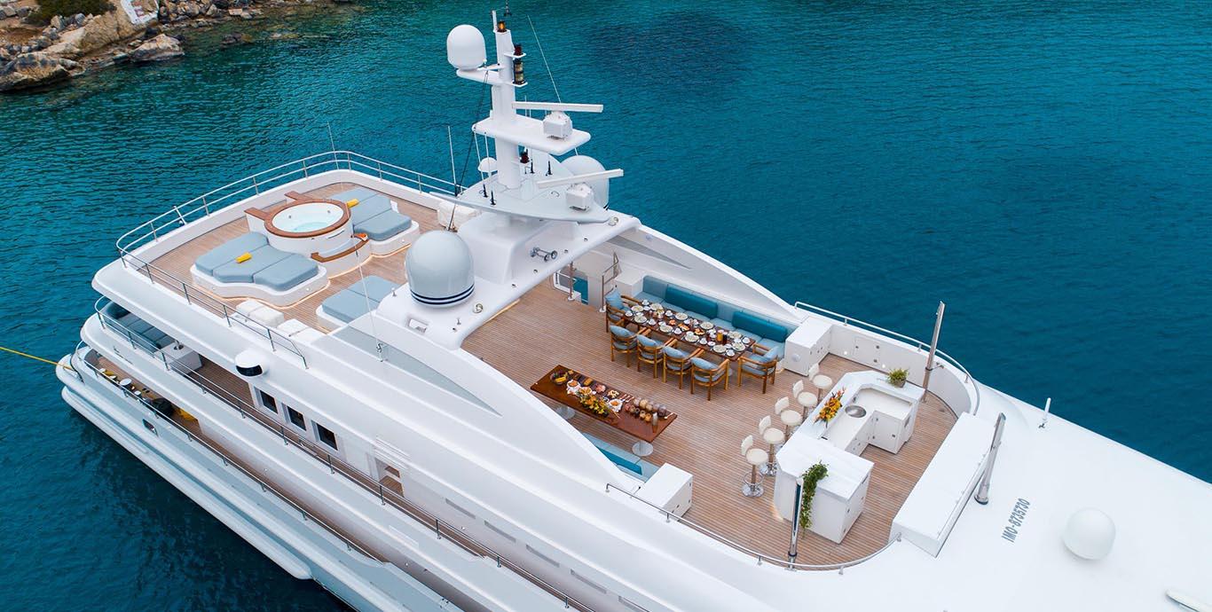 Aboard OCEANOS a 160ft (48.85m) luxury motor yacht , built by MONDOMARINE in 2006