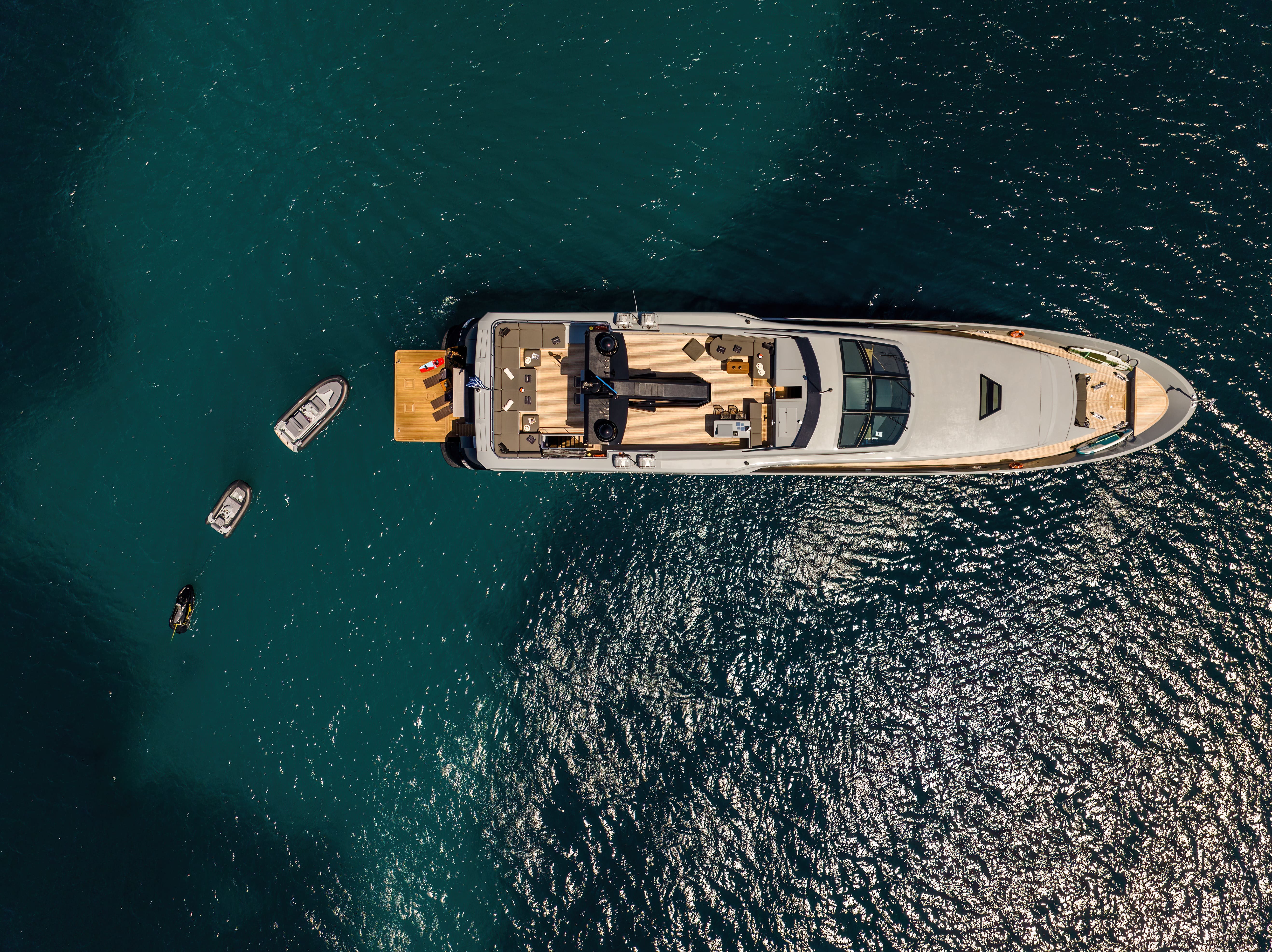 Aboard MADO a 128ft (39.25m) luxury motor yacht for Charter available with Fraser Yachts, built by ADMIRAL in 2009
