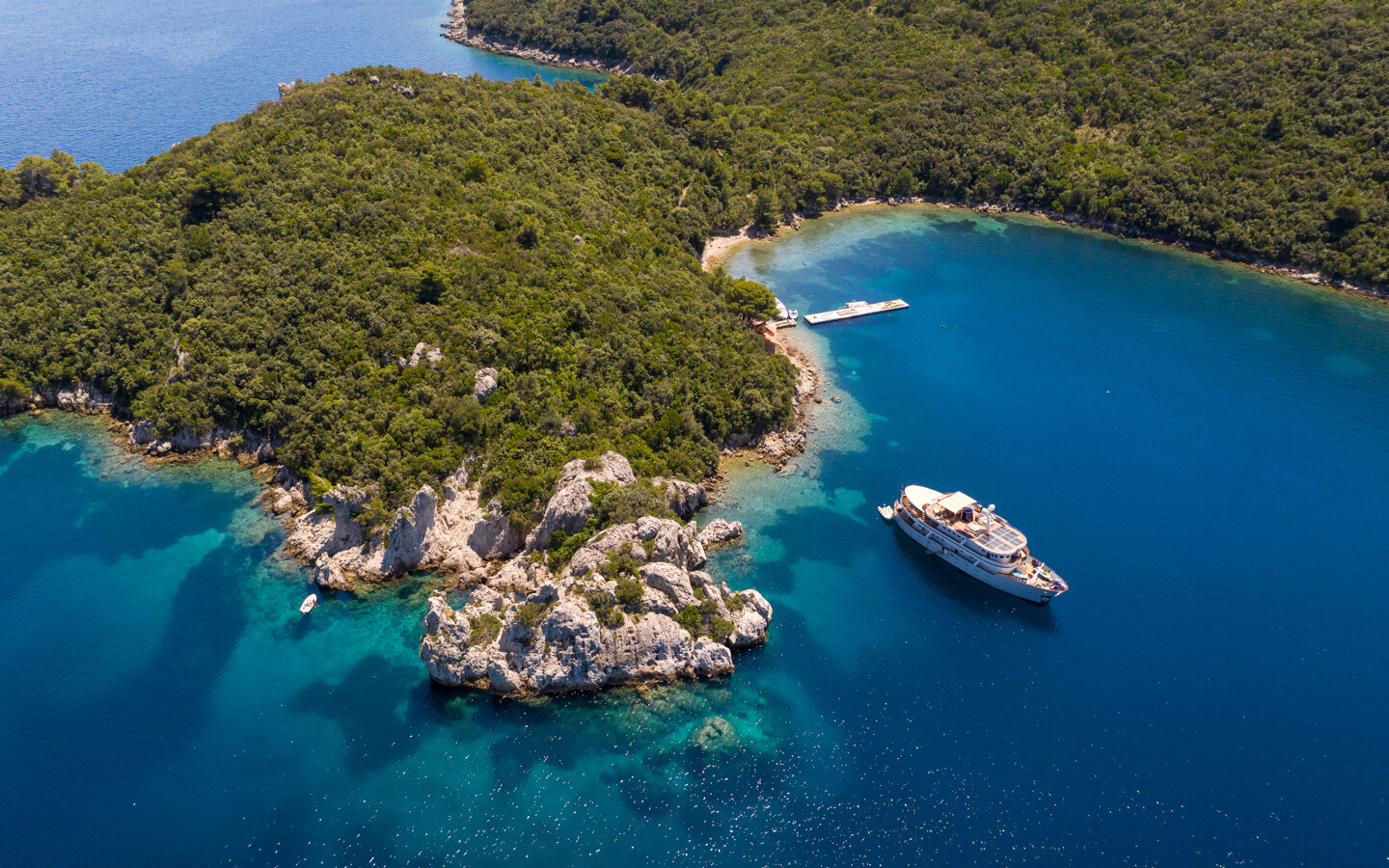 DONNA DEL MARE motor yacht for Sale & Charter by Fraser Yachts, built by AEGEAN YACHT