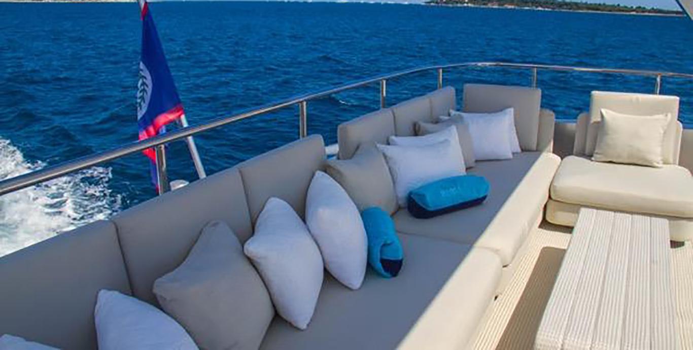 Aboard ANAVI a 118ft (36.09m) luxury motor yacht , built by ADMIRAL YACHTS in 2007