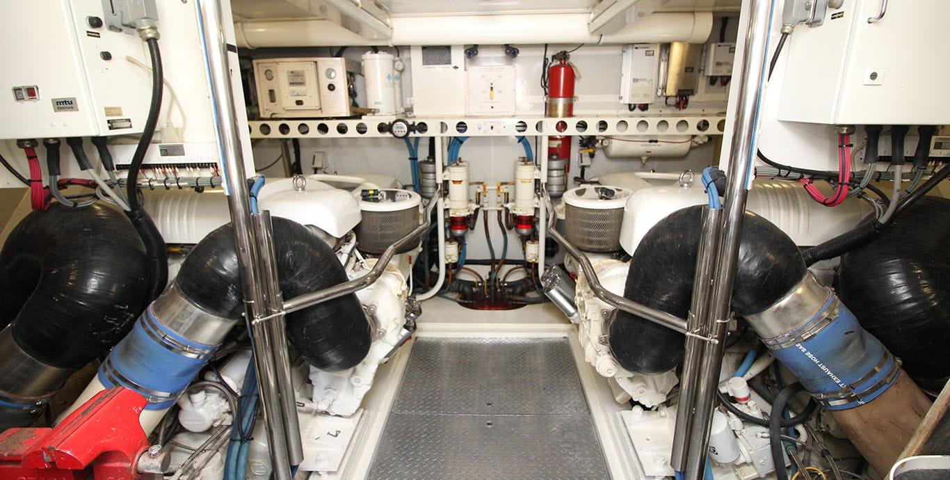 Aboard LIONFISH a 80ft (24.38m) luxury motor yacht , built by LAZZARA in 2001