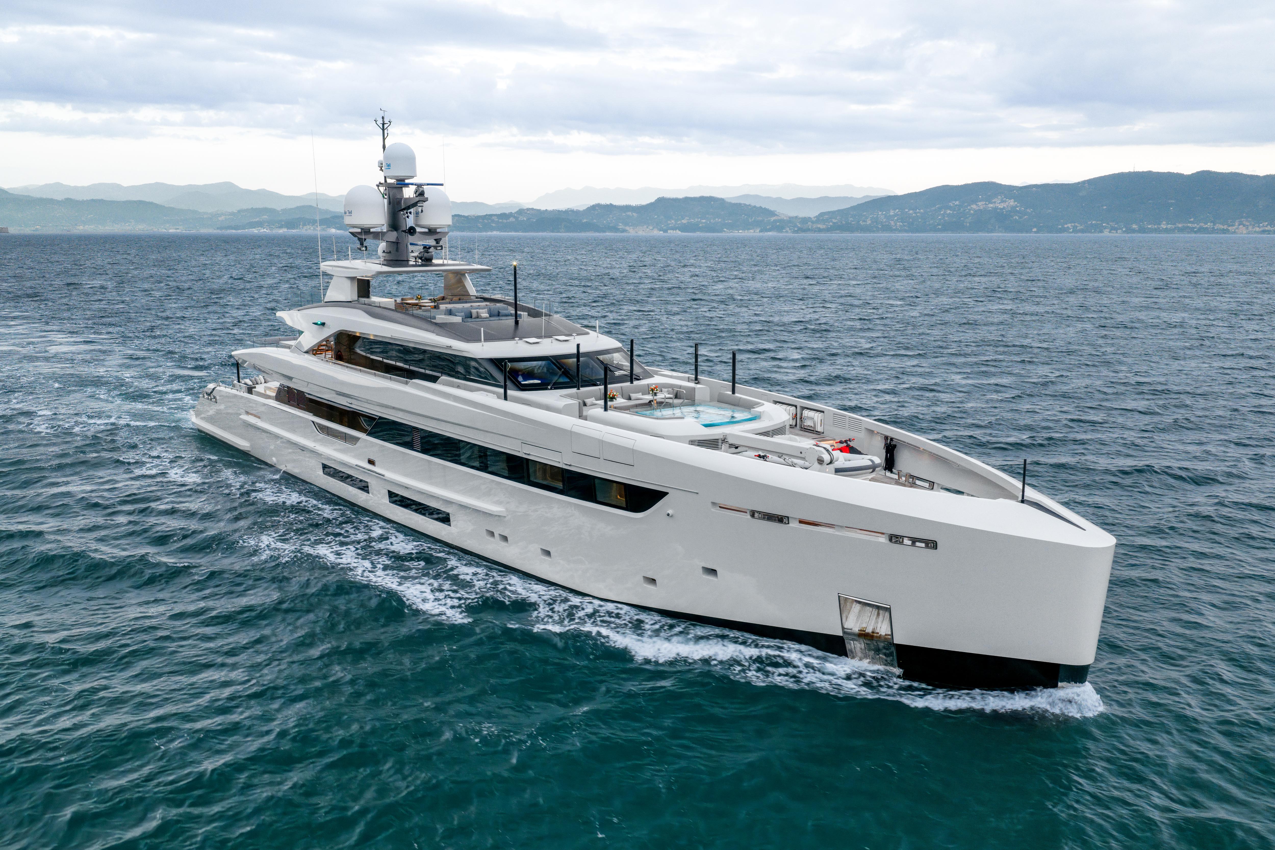 KINDA motor yacht for Sale by Fraser Yachts, built by TANKOA YACHTS