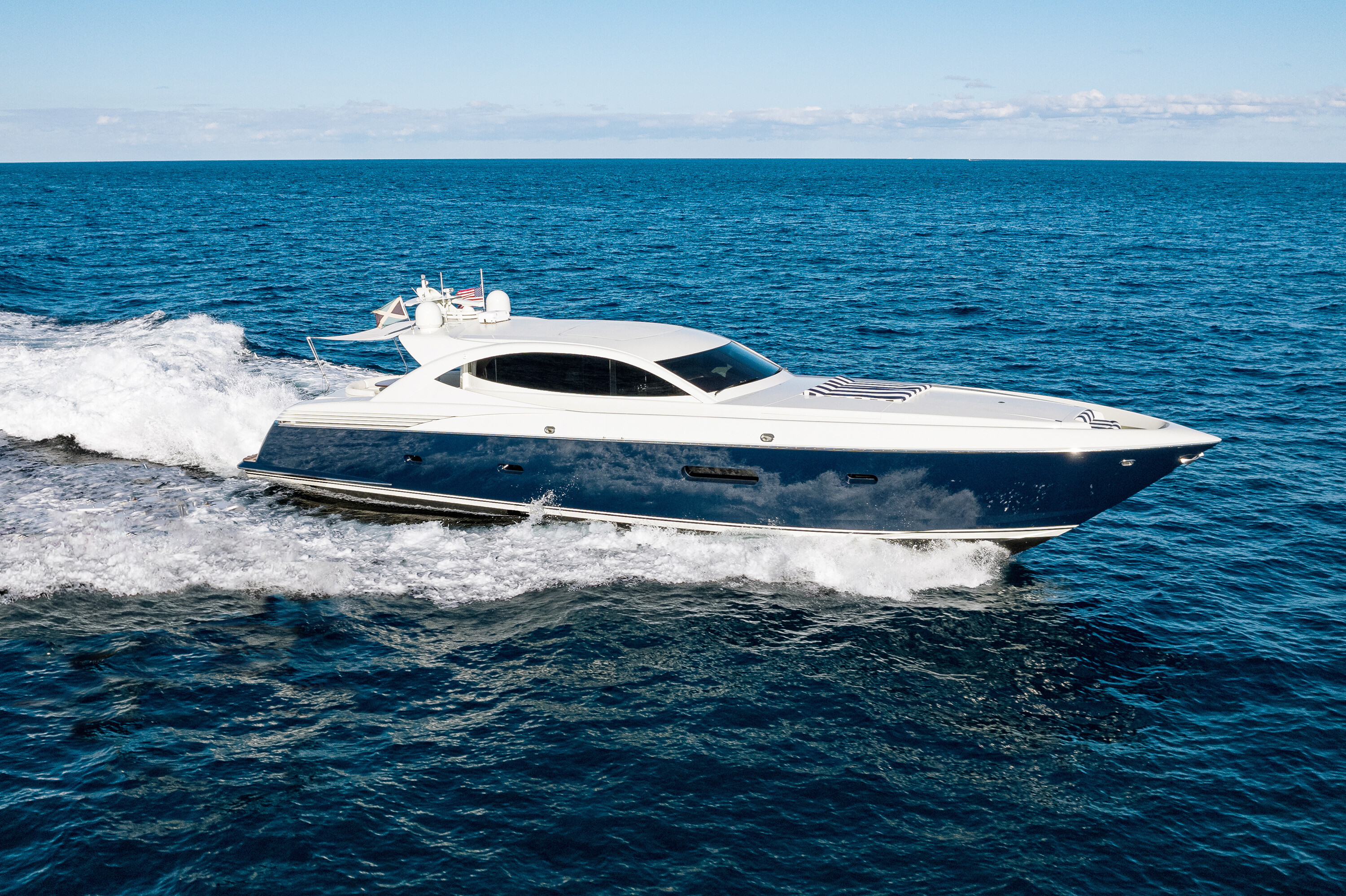 Aboard VIRGINIA SEA a 84ft (25.6m) luxury motor yacht , built by MCMULLEN & WING in 2005