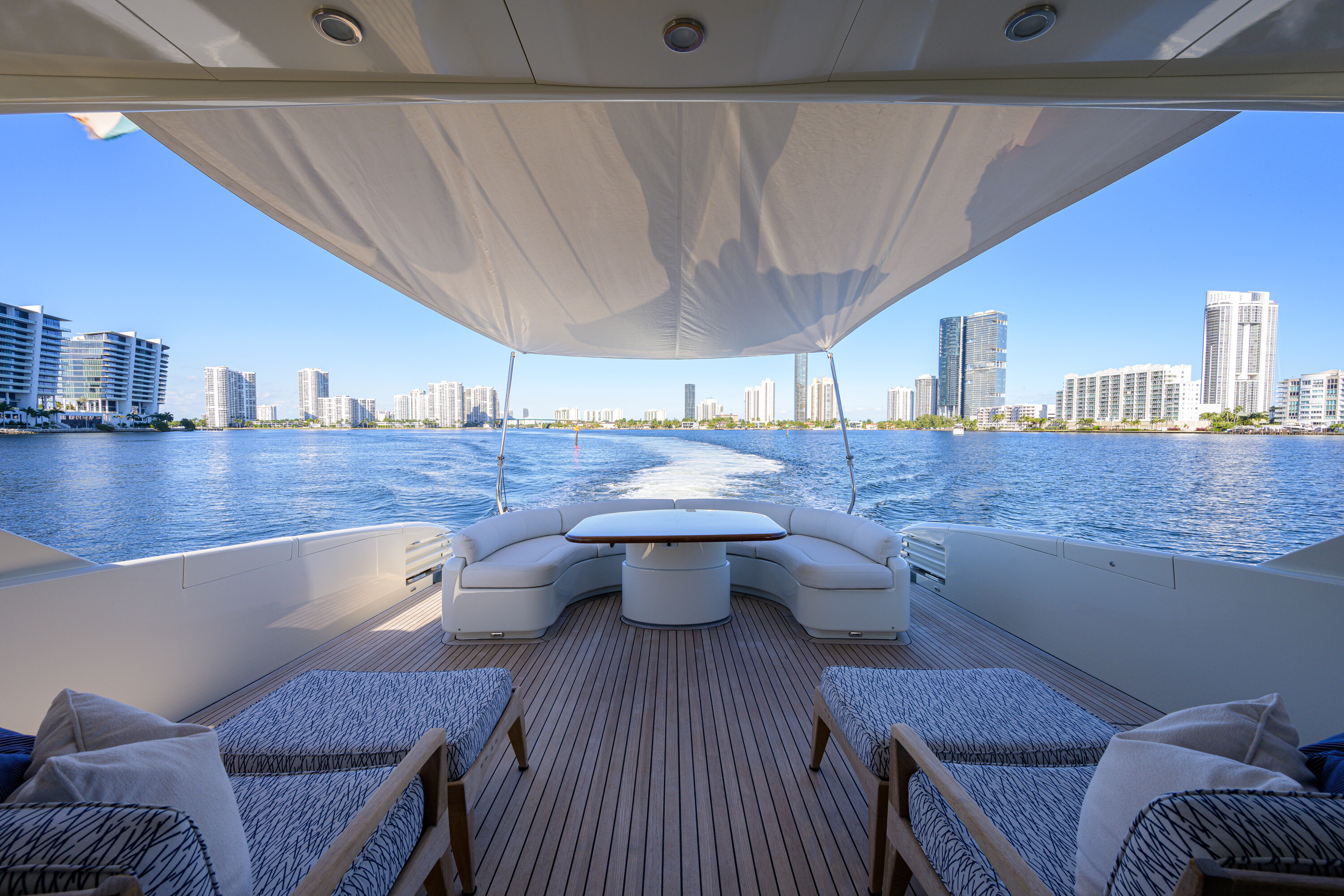 Aboard VIRGINIA SEA a 84ft (25.6m) luxury motor yacht , built by MCMULLEN & WING in 2005