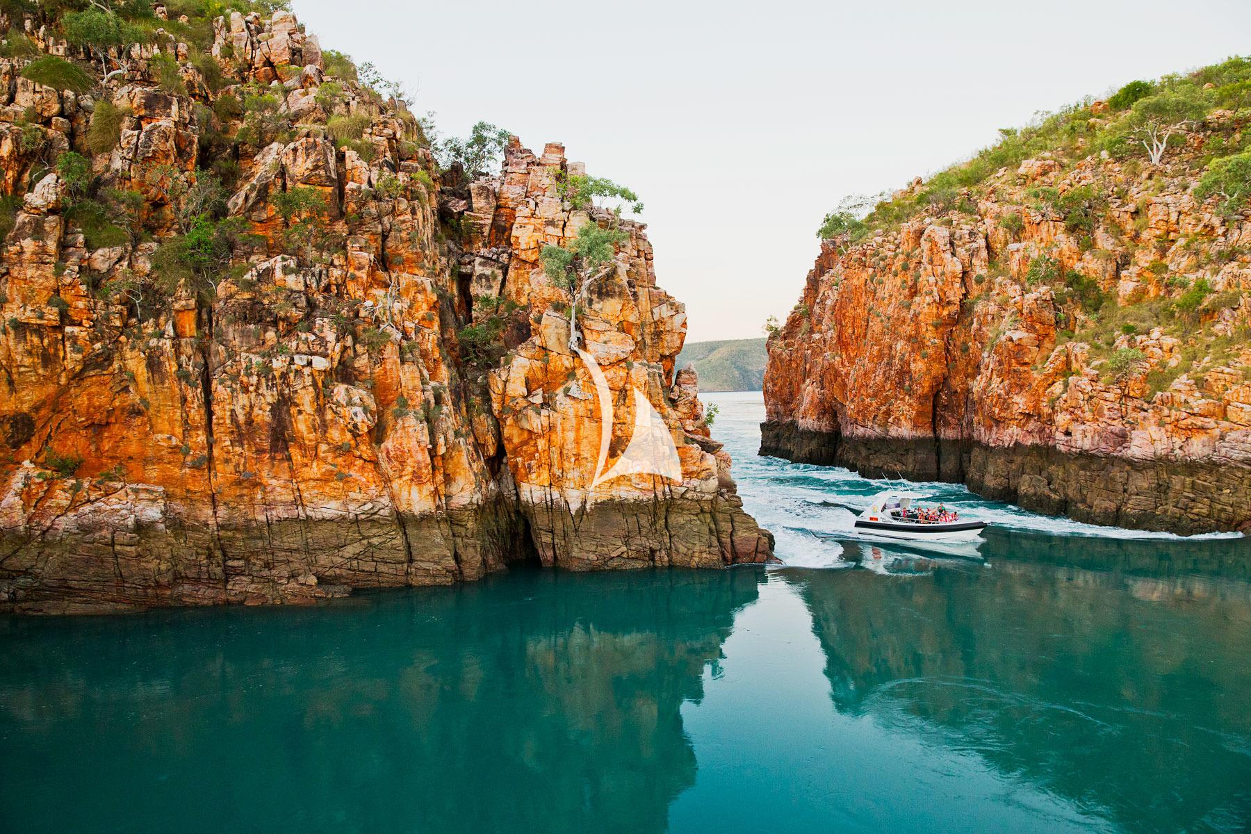 akiko-western-australia-the-kimberley-horizontal-waterfalls_64548-pPMMtRBB.jpg