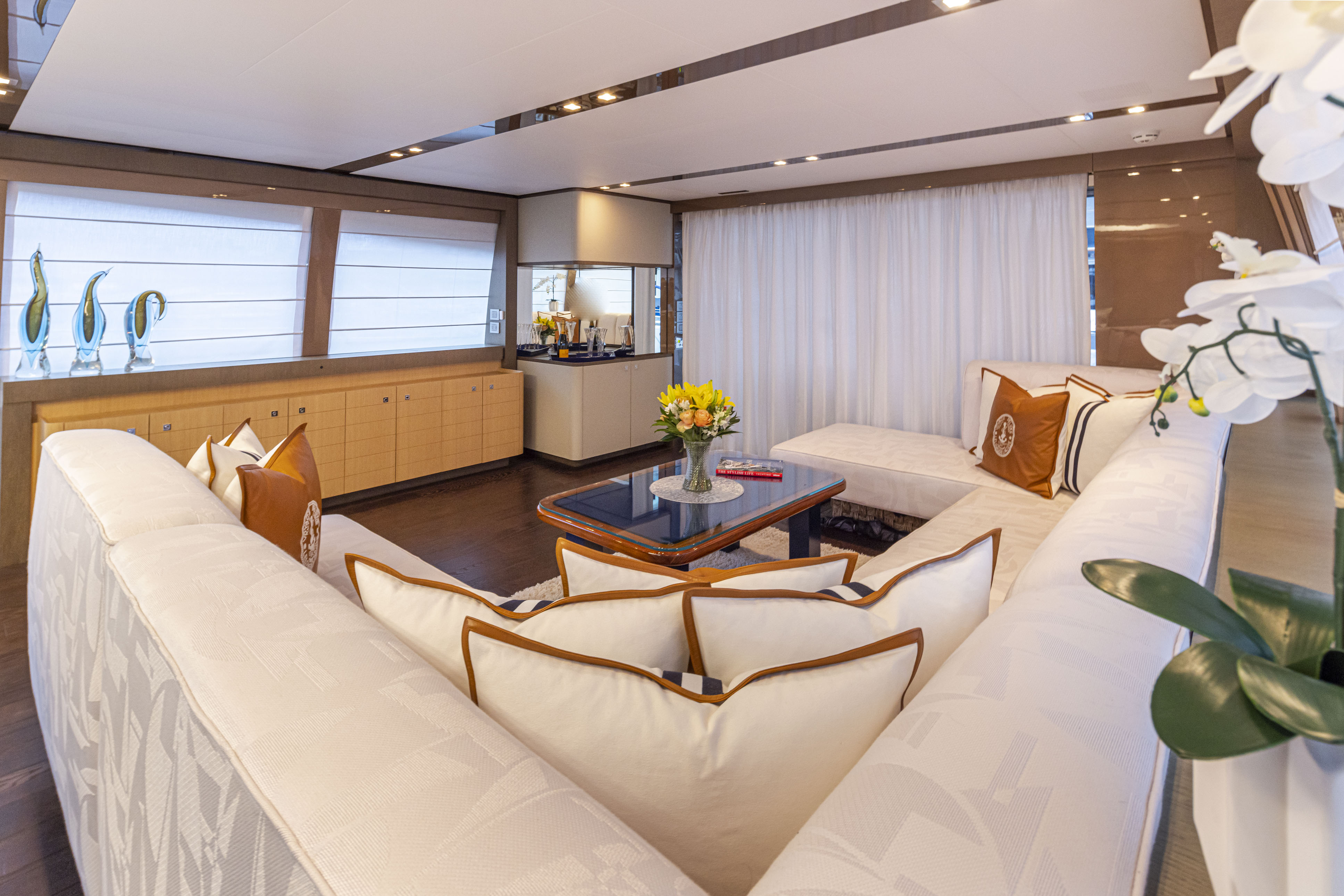 Aboard SOL SHINE a 96ft (29.26m) luxury motor yacht , built by FERRETTI YACHTS in 2014