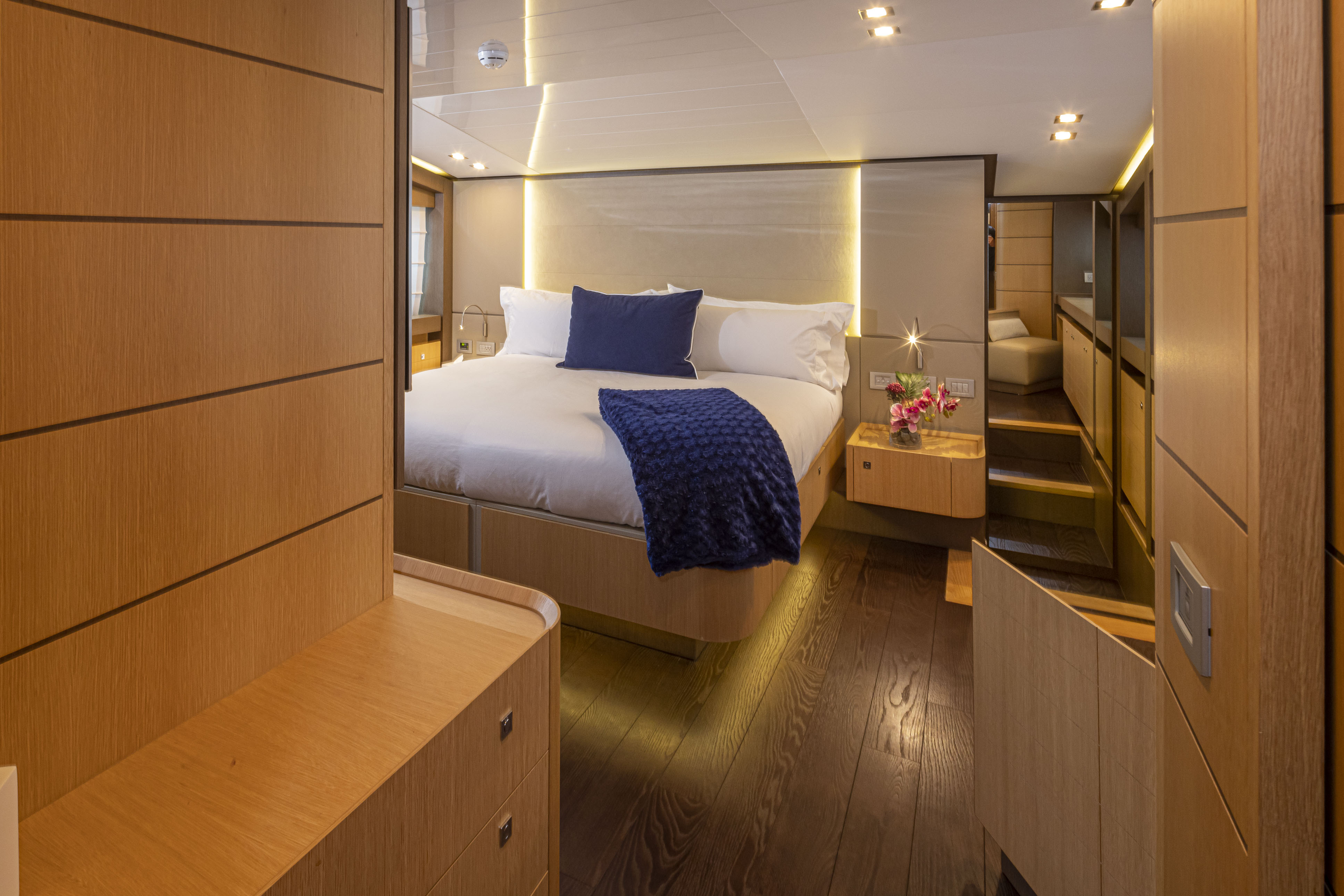 SOL SHINE Yacht for Sale | Fraser