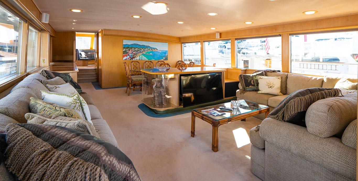 Aboard DUN DIGGIN a 93ft (28.35m) luxury motor yacht , built by NORDLUND BOAT in 1988