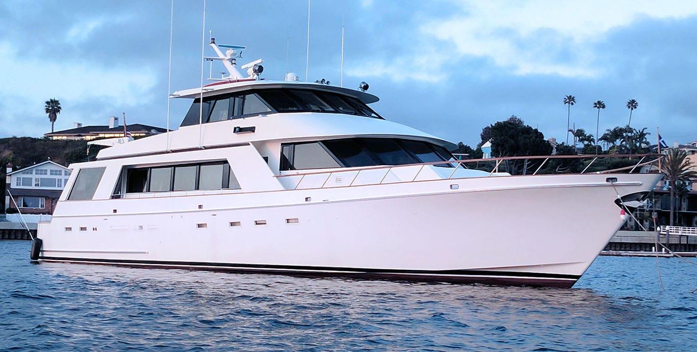 Aboard DUN DIGGIN a 93ft (28.35m) luxury motor yacht , built by NORDLUND BOAT in 1988