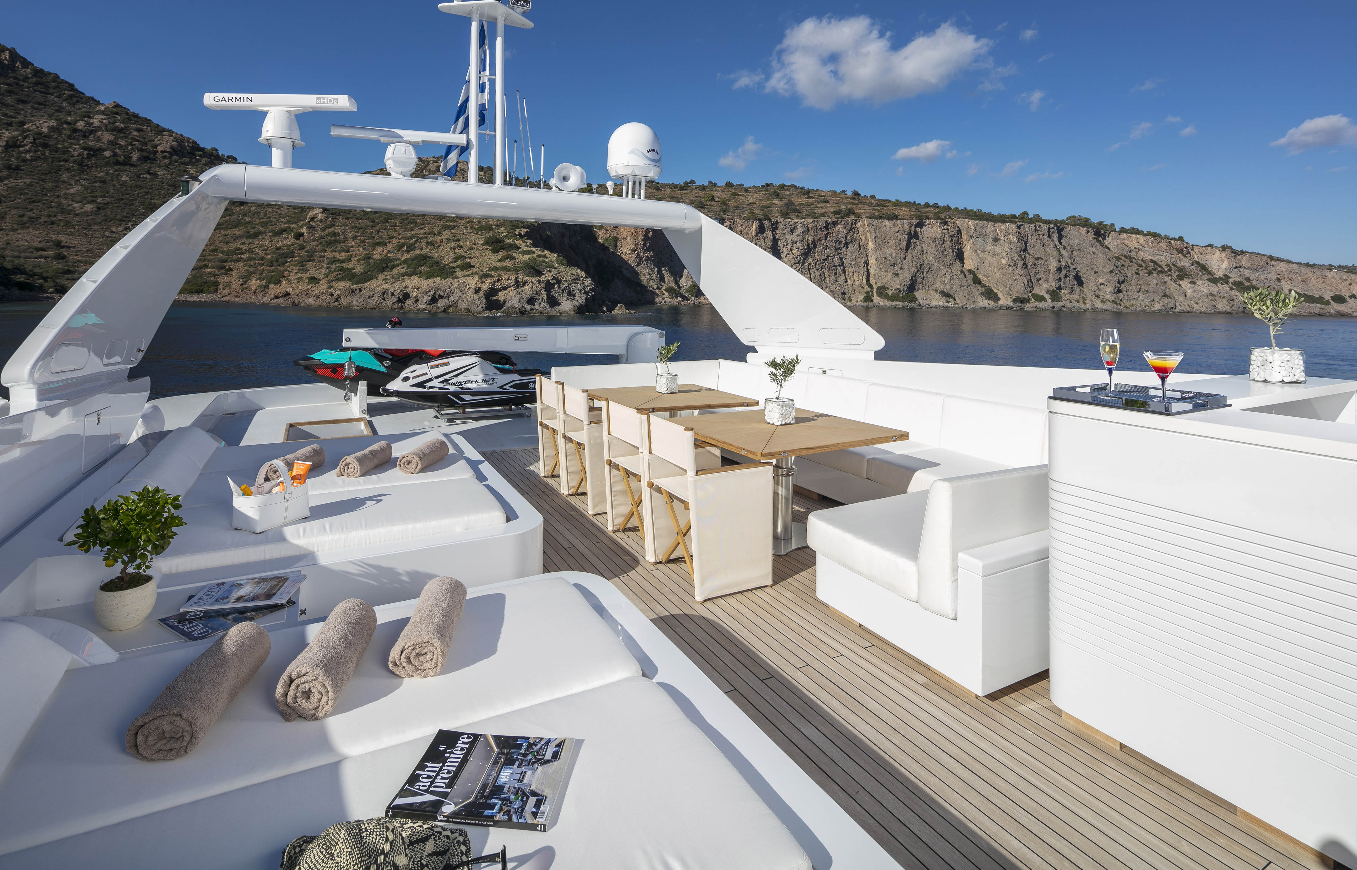 Aboard SOLE DI MARE a 115ft (35.25m) luxury motor yacht for Charter available with Fraser Yachts, built by BAGLIETTO in 2000