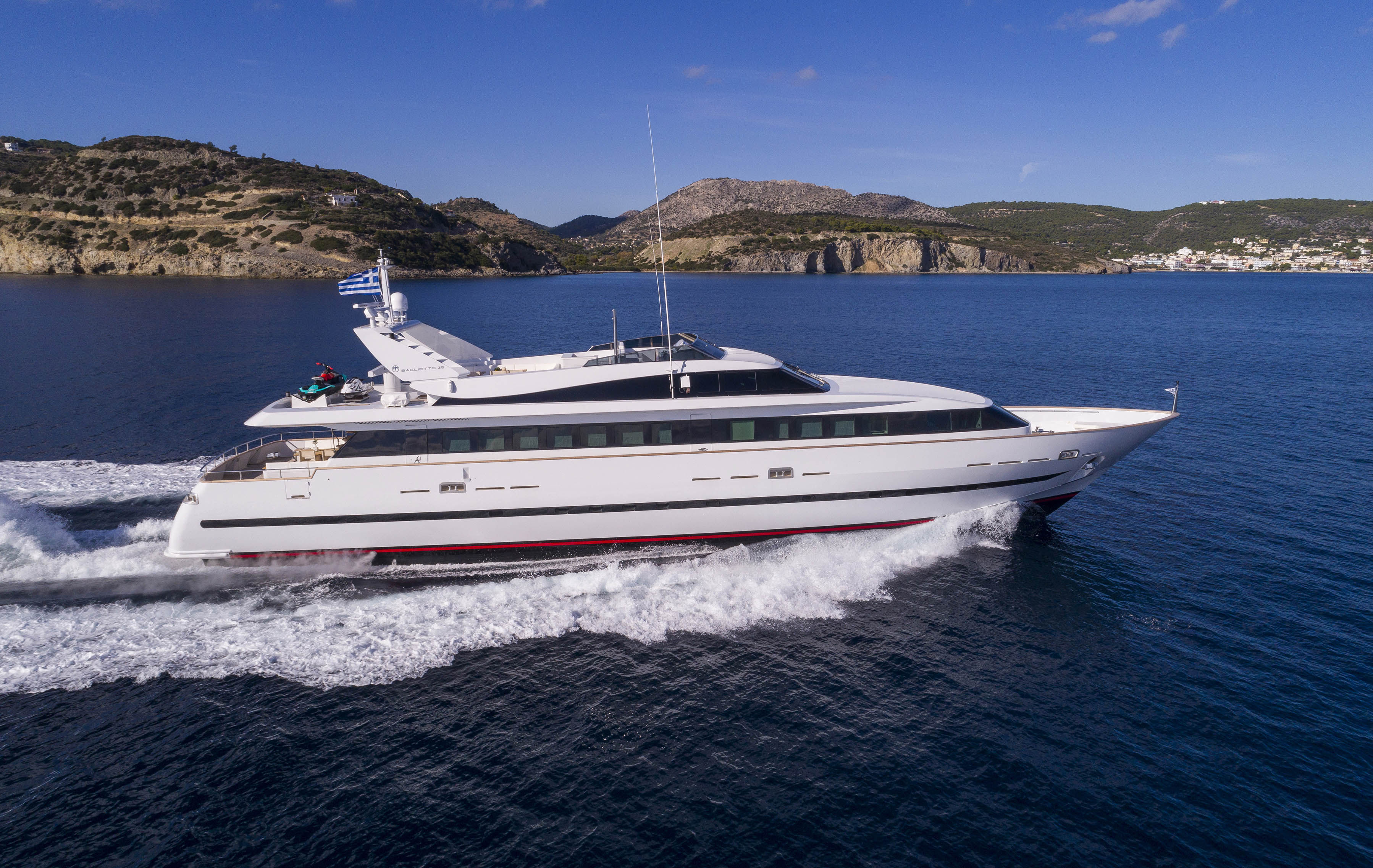 Aboard SOLE DI MARE a 115ft (35.25m) luxury motor yacht for Charter available with Fraser Yachts, built by BAGLIETTO in 2000