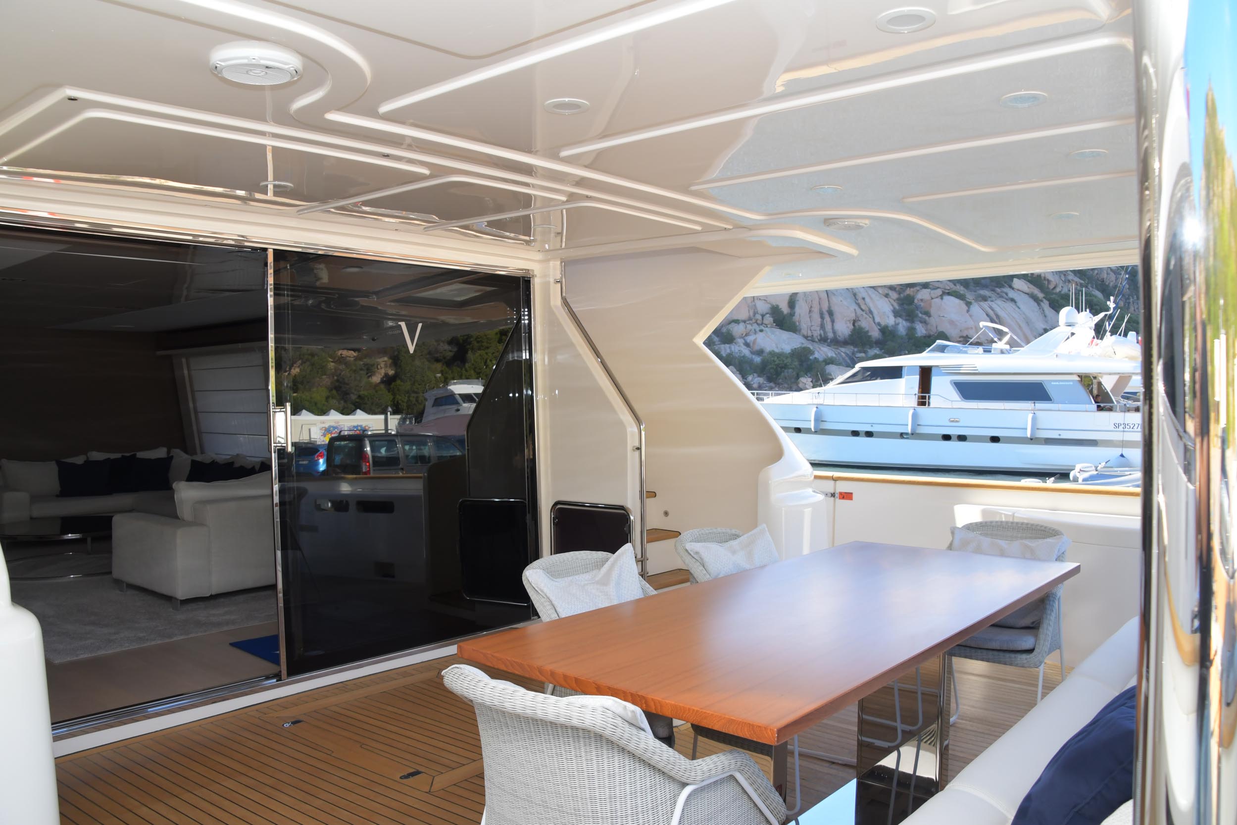 Aboard VICTORIA VIENNA a 92ft (28.31m) luxury motor yacht , built by FERRETTI CUSTOM LINE in 2018