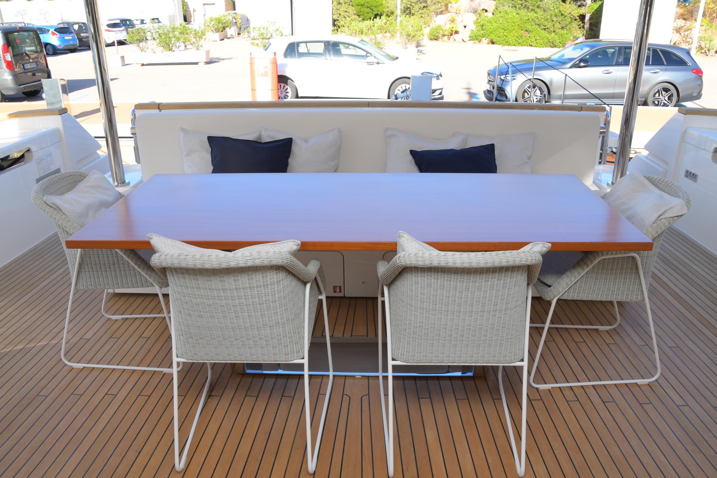 Aboard VICTORIA VIENNA a 92ft (28.31m) luxury motor yacht , built by FERRETTI CUSTOM LINE in 2018