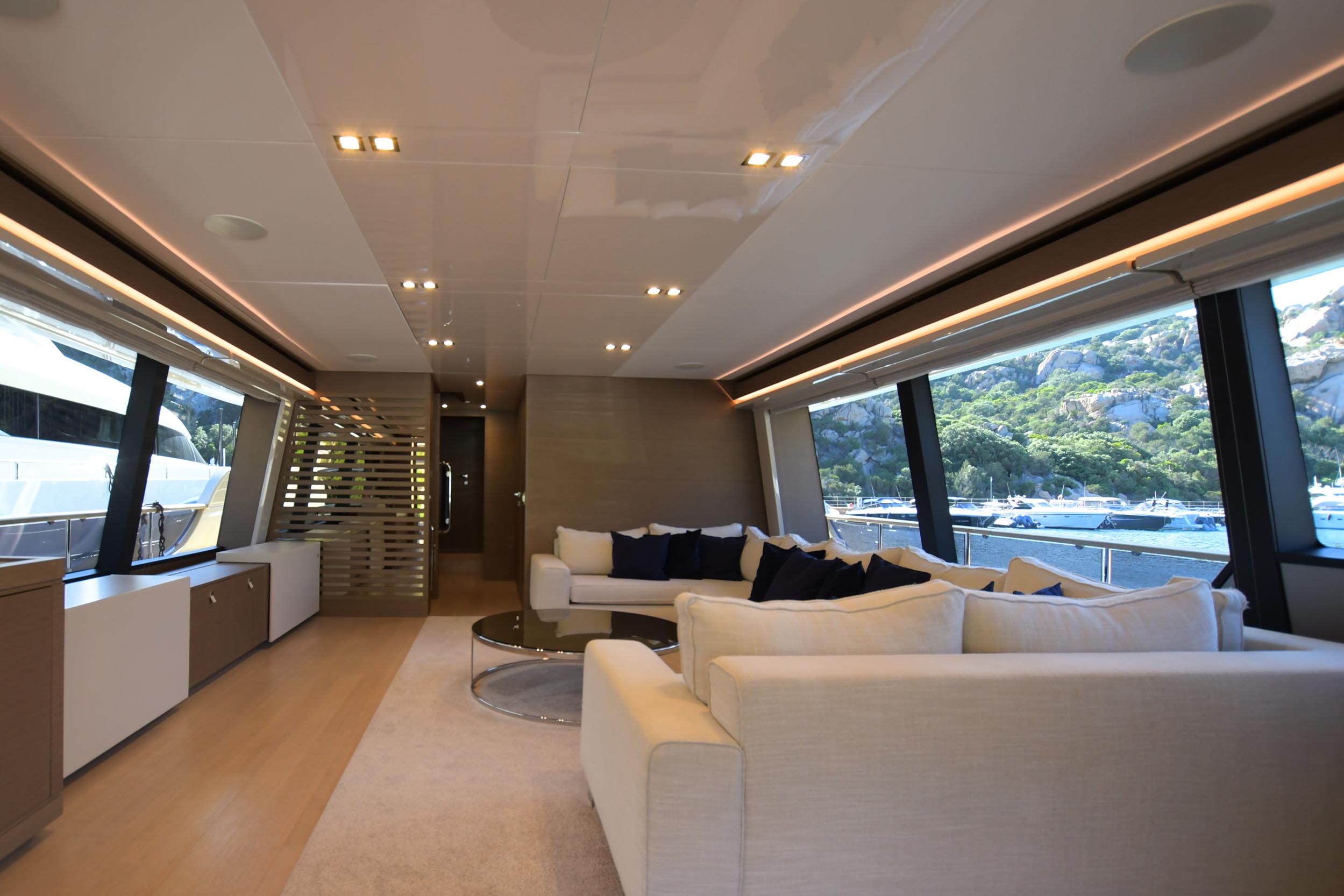 Aboard VICTORIA VIENNA a 92ft (28.31m) luxury motor yacht , built by FERRETTI CUSTOM LINE in 2018