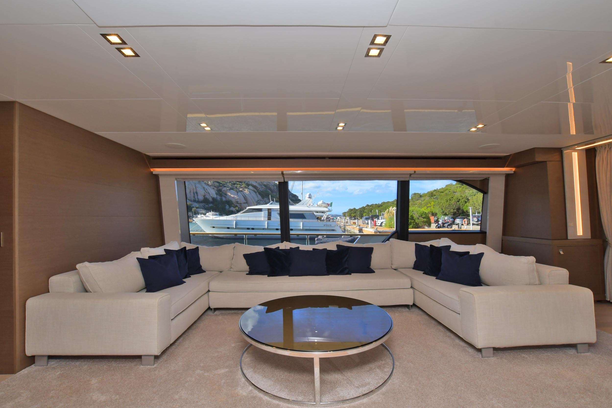 Aboard VICTORIA VIENNA a 92ft (28.31m) luxury motor yacht , built by FERRETTI CUSTOM LINE in 2018