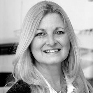 Melanie-burke-charter-broker-in-Fort-Lauderdale-at-Fraser-Yachts-PfcNFijb.jpg