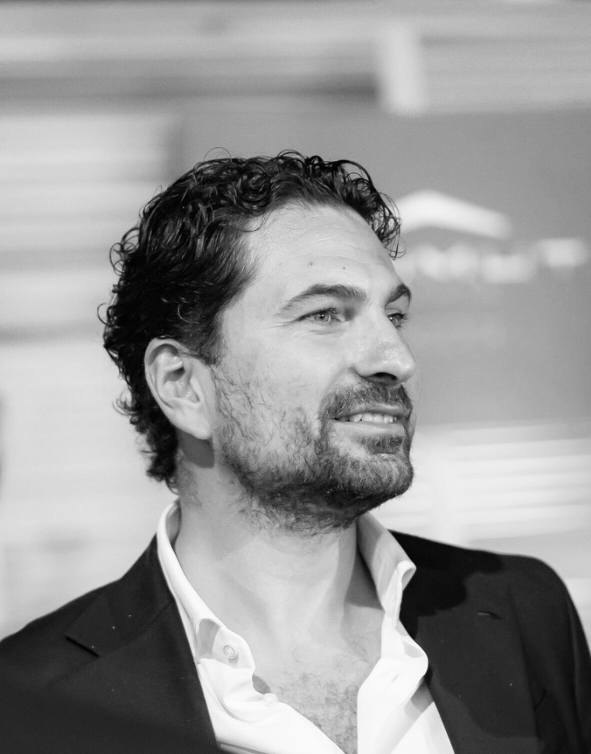 Niki Travers Tauss | Managing Director | Fraser Yachts