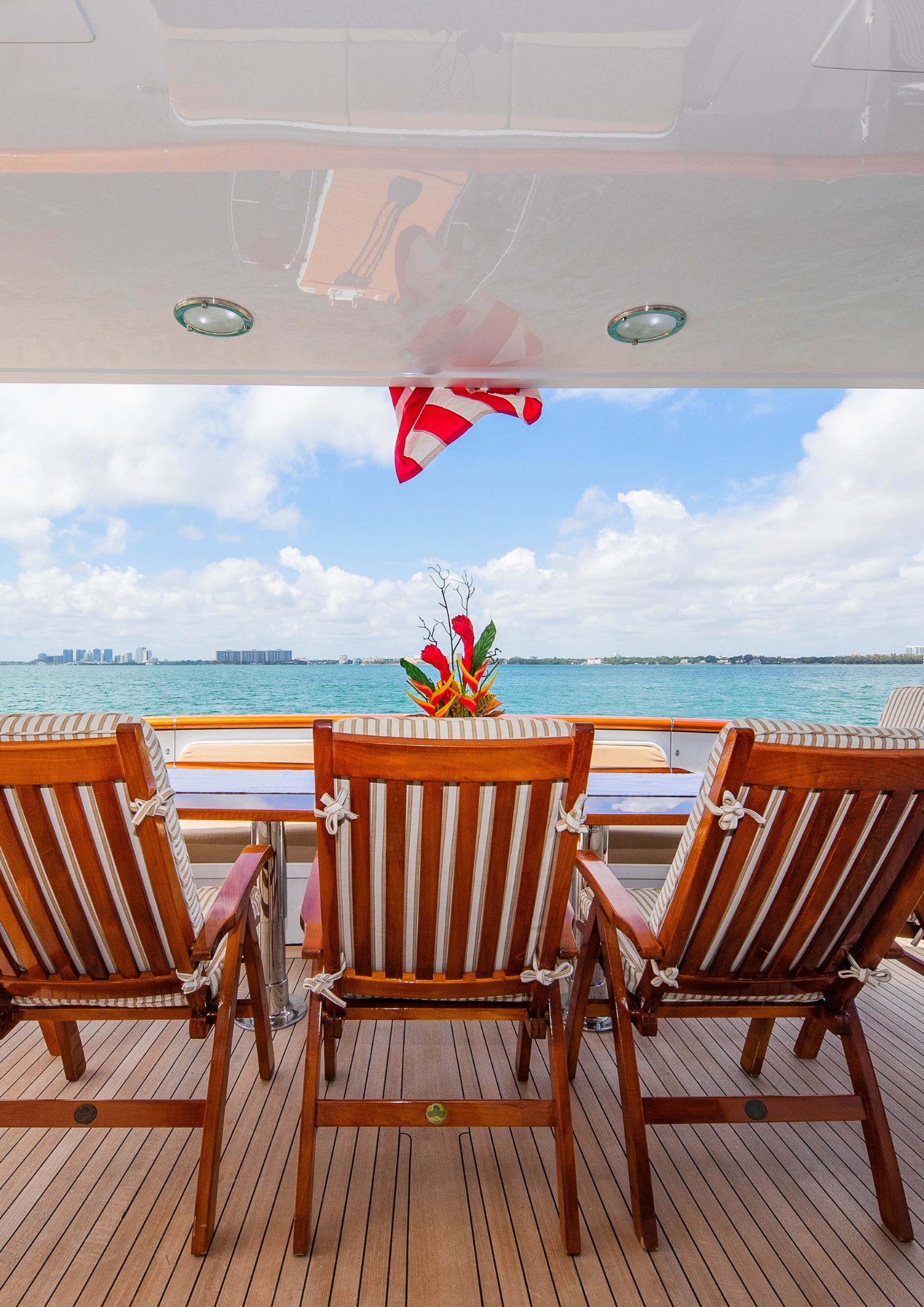 005_SILVER SEAS_Aft Deck-9ZKfSg8n.jpg2-84XsVx0p.png
